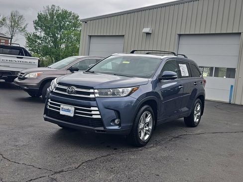 Used 2019 Toyota Highlander Limited AWD/4WD image 3