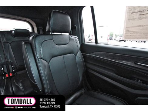 Used 2024 Jeep Grand Cherokee L Overland AWD/4WD image 12