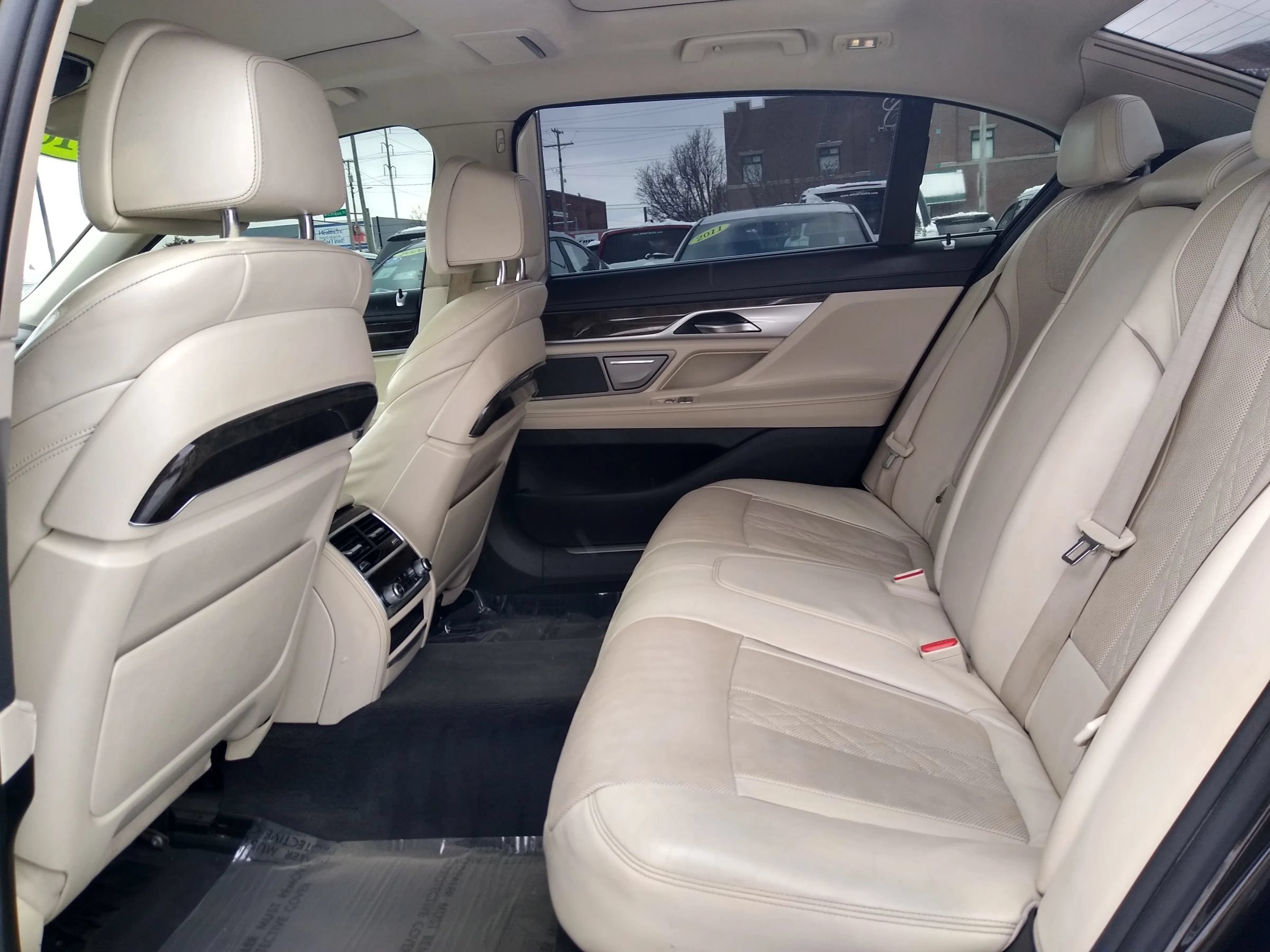 Used 2016 BMW 750i xDrive AWD/4WD image 14