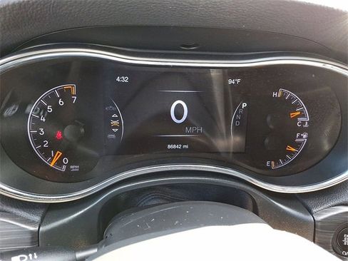 Used 2021 Jeep Grand Cherokee Laredo X image 11