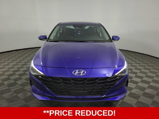 Used 2023 Hyundai Elantra SEL w/ Convenience Package FWD image 2