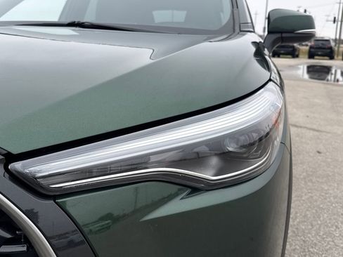Used 2024 Toyota Corolla Cross XLE image 10