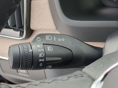 New 2026 Volvo XC90 B6 Plus w/ Protection Package Premier image 27