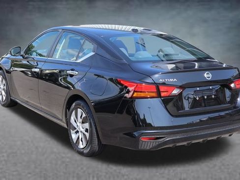 Used 2020 Nissan Altima 2.5 S FWD image 18