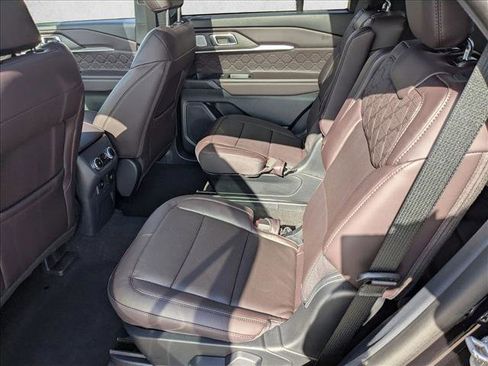 New 2026 Ford Explorer Platinum image 15