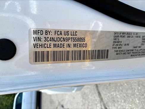 Used 2023 Jeep Compass High Altitude AWD/4WD image 11
