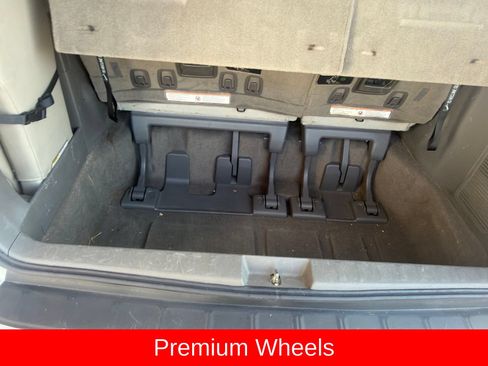 Used 2015 Toyota Sienna XLE Premium FWD image 12