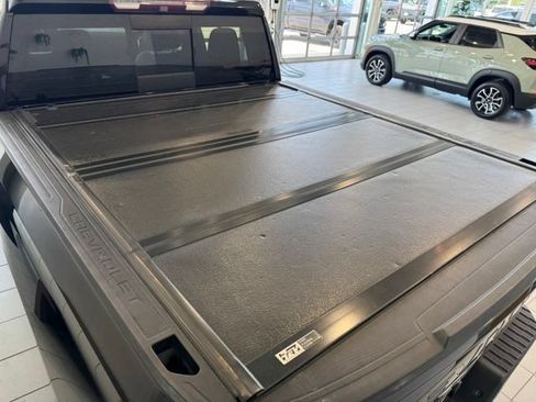 Used 2019 Chevrolet Silverado 1500 High Country w/ High Country Premium Package AWD/4WD image 45
