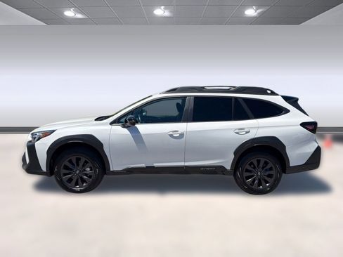 Used 2025 Subaru Outback Onyx Edition AWD/4WD image 2