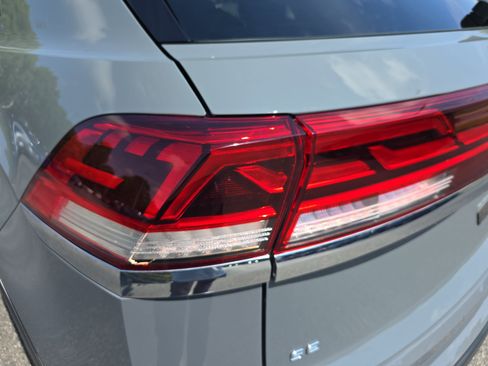 Used 2024 Volkswagen Atlas Cross Sport SE FWD image 34