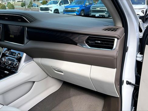 Used 2024 GMC Yukon Denali image 17