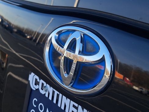 Used 2012 Toyota Prius Four image 7