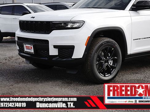 New 2025 Jeep Grand Cherokee L Altitude image 43