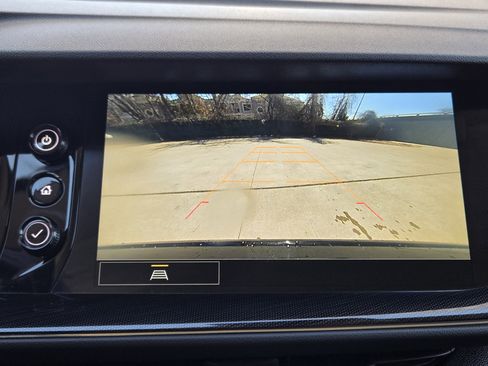 Used 2022 Buick Envision Essence w/ Sport Touring Package image 19