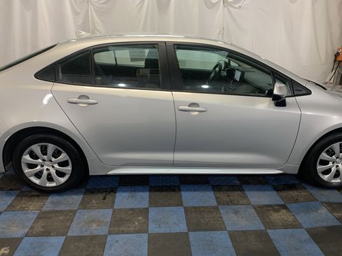 Used 2023 Toyota Corolla LE image 6