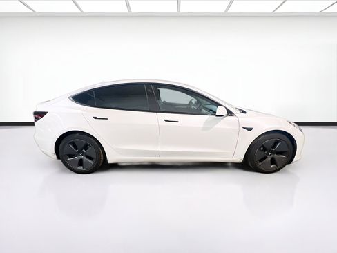 Used 2021 Tesla Model 3 Standard Range Plus image 24