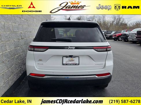 Used 2024 Jeep Grand Cherokee Laredo w/ Luxury Tech Group I AWD/4WD image 4