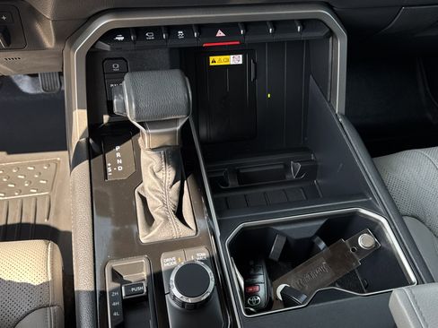 Used 2023 Toyota Tundra Limited image 22