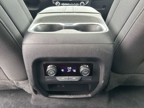 Used 2025 Chevrolet Traverse LT w/ Sun and Wheel Package image 36