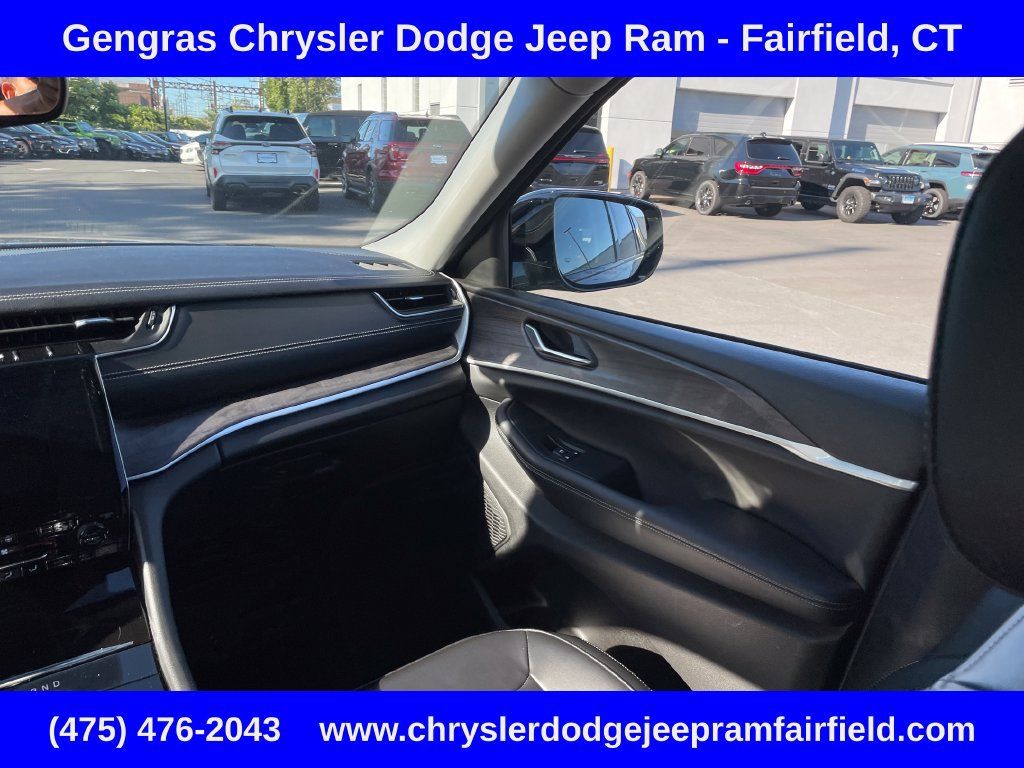 Used 2023 Jeep Grand Cherokee L Limited w/ Luxury Tech Group II AWD/4WD image 62