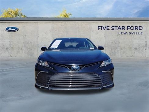 Used 2024 Toyota Camry LE image 3