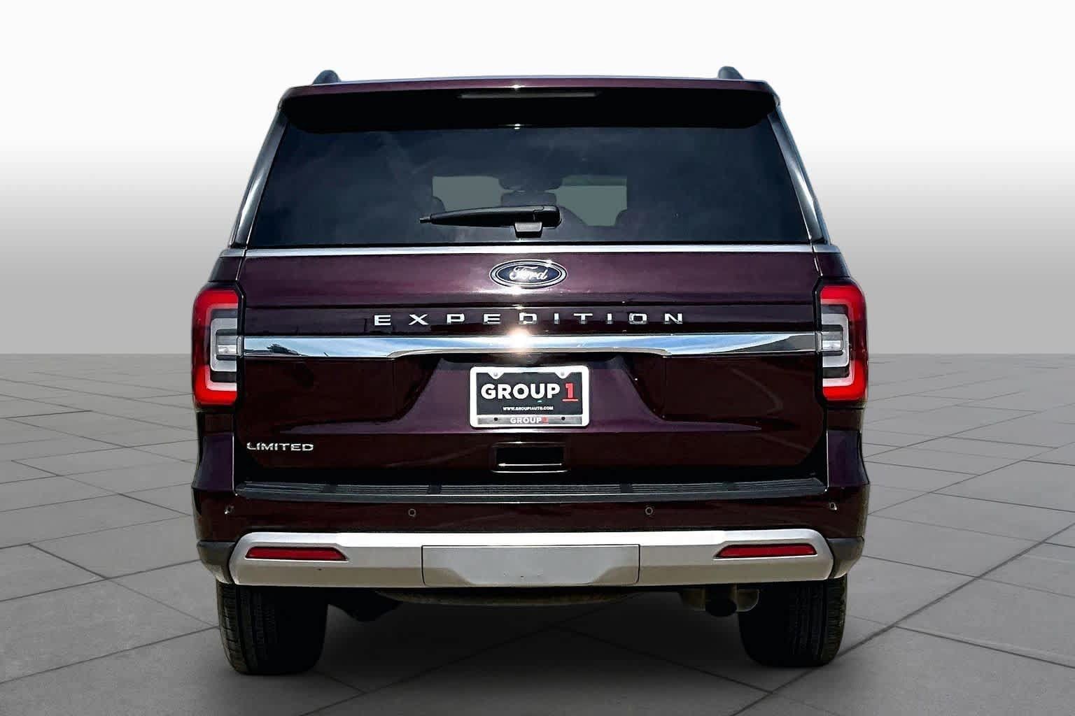 Used 2024 Ford Expedition Limited AWD/4WD image 5