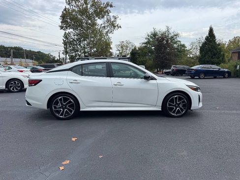 Used 2024 Nissan Sentra SR w/ SR Premium Package image 4