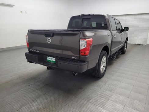 Used 2019 Nissan Titan SV w/ SV Convenience Package image 9