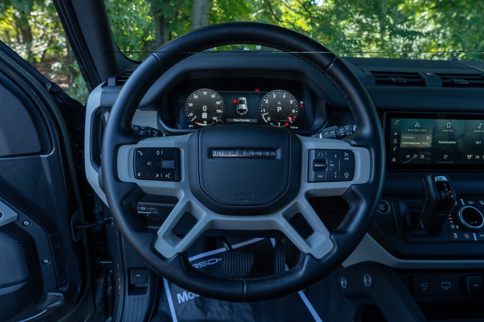 Used 2023 Land Rover Defender 110 X-Dynamic SE AWD/4WD image 16