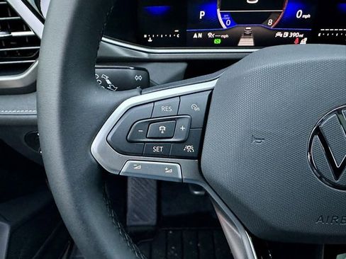 New 2026 Volkswagen Taos SE image 31