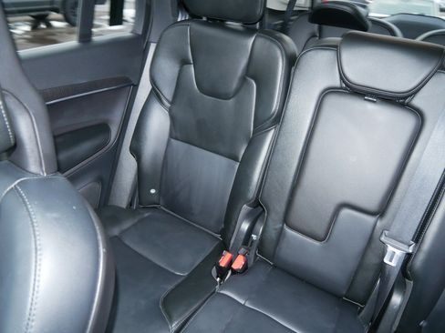 Used 2020 Volvo XC90 T5 Momentum image 12