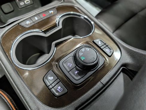 Used 2023 GMC Acadia AT4 w/ Technology Package image 26