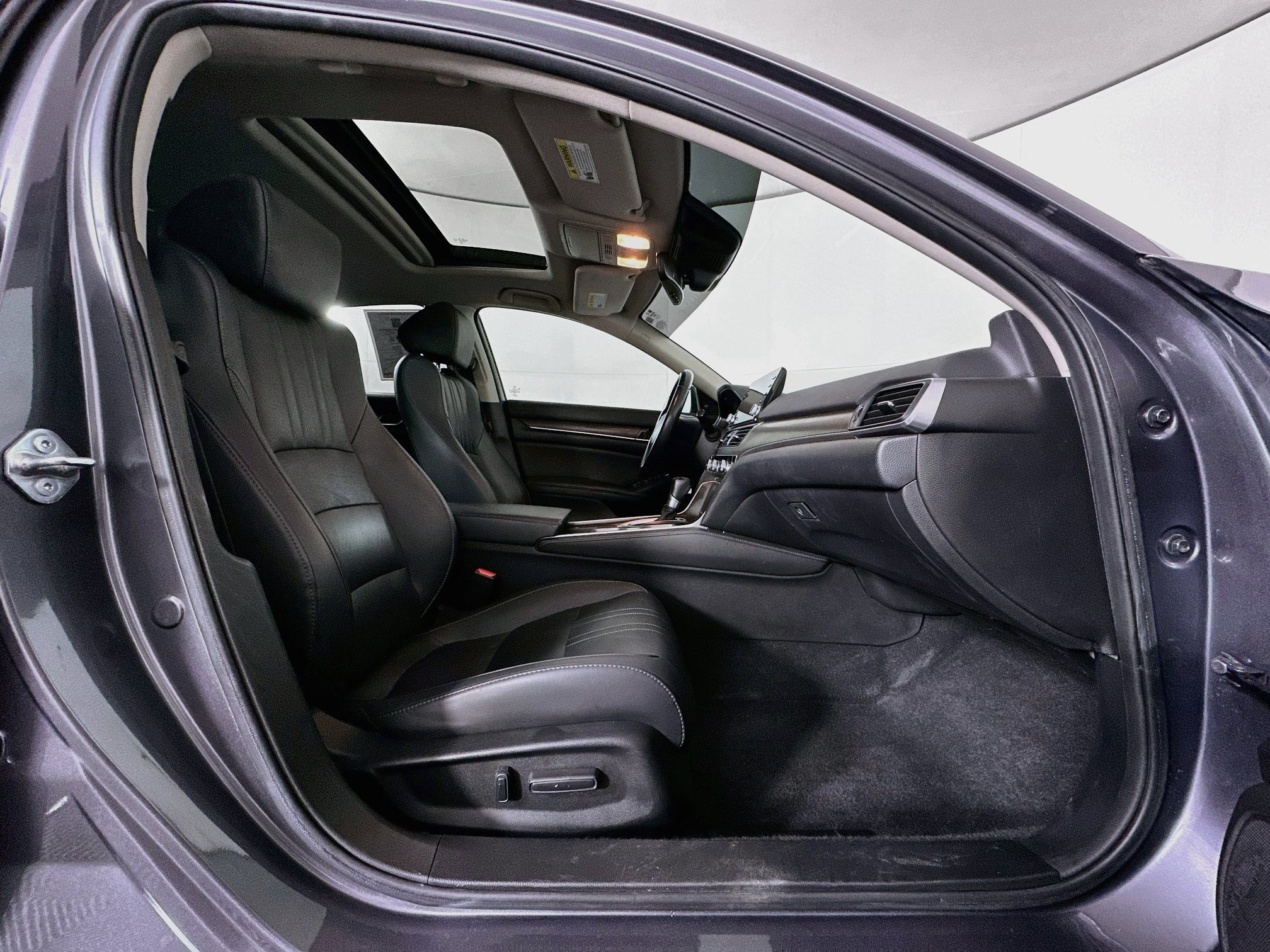 Used 2021 Honda Accord EX-L image 33