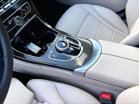 Used 2019 Mercedes-Benz C 300 4MATIC Sedan image 16
