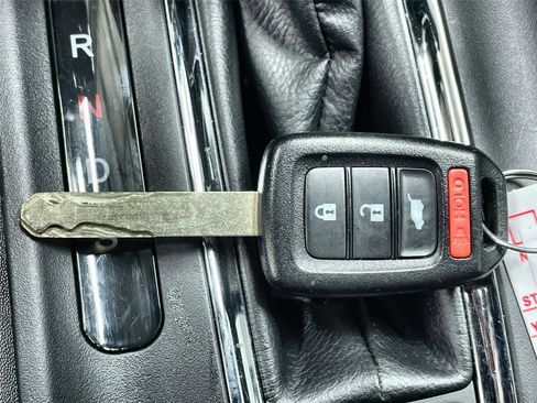 Certified 2022 Honda HR-V Sport image 32