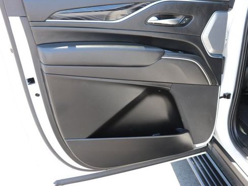Used 2022 Cadillac Escalade ESV Sport w/ Touring Package AWD/4WD image 15