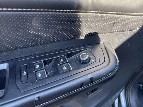 Used 2024 Volkswagen Atlas SE FWD image 19