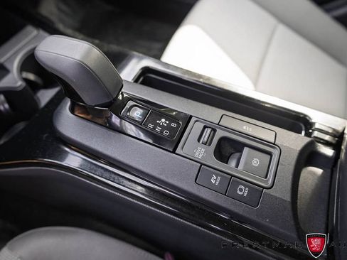 Used 2024 Toyota Prius LE FWD image 30