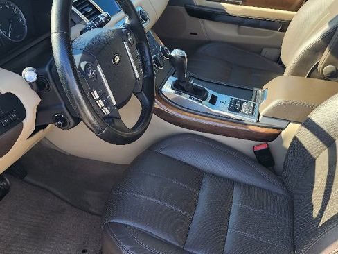 Used 2013 Land Rover Range Rover Sport HSE LUX w/ Luxury Interior Pkg image 9