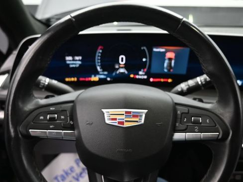 Used 2024 Cadillac XT4 Premium Luxury FWD image 11