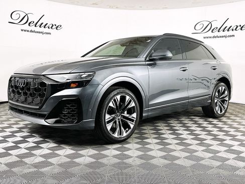 Used 2024 Audi Q8 Premium Plus w/ Premium Plus Package AWD/4WD image 3