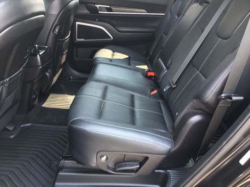 Used 2022 Kia Telluride EX w/ Towing Package AWD/4WD image 17