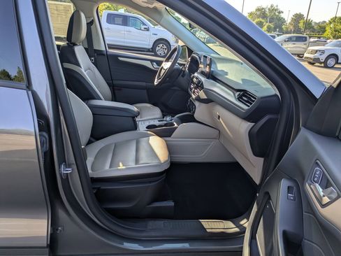 Certified 2022 Ford Escape SEL AWD/4WD image 38