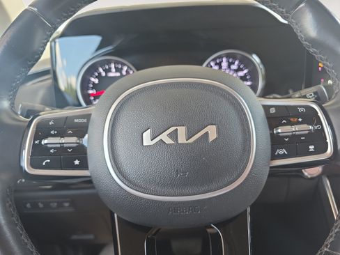 Used 2022 Kia Carnival SX FWD image 11