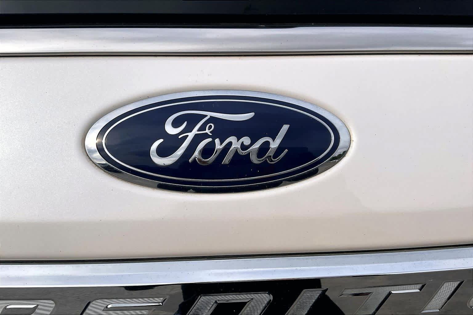 Used 2019 Ford Expedition Limited w/ Texas Edition Package RWD image 31
