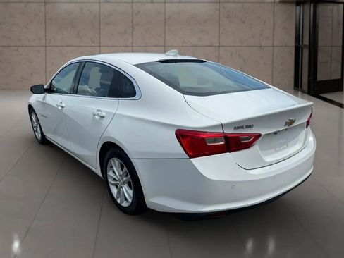 Used 2017 Chevrolet Malibu Hybrid w/ Leather Package FWD image 4