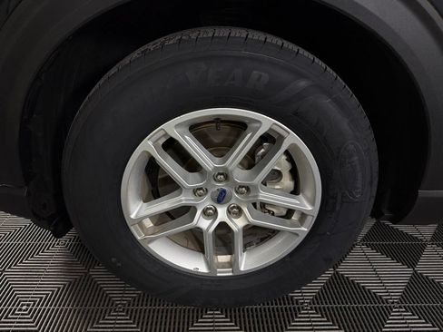 Used 2025 Ford Explorer Active RWD image 12