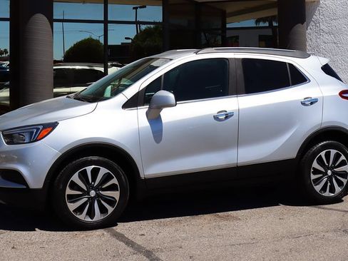 Used 2022 Buick Encore Preferred AWD/4WD image 7