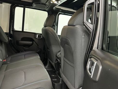 Used 2023 Jeep Wrangler Unlimited Rubicon 4xe w/ Cold Weather Group AWD/4WD image 37
