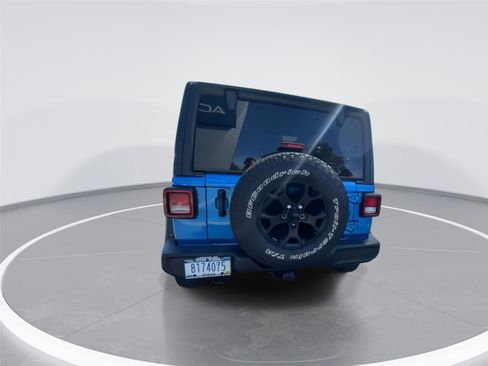 Used 2022 Jeep Wrangler Sport AWD/4WD image 3